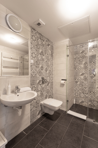 Bathroom 3, Vagabond Broadway, Budapesti