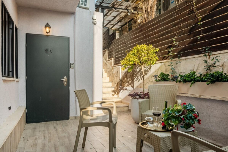 Others 5, family apartment by Baraca boutique