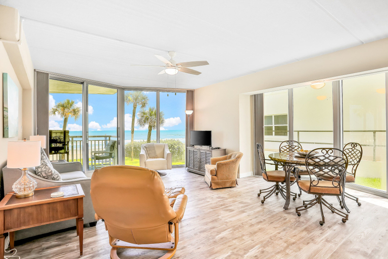 Living area, Daytona Surfside Club 109- Blue Umbrella, Volusia