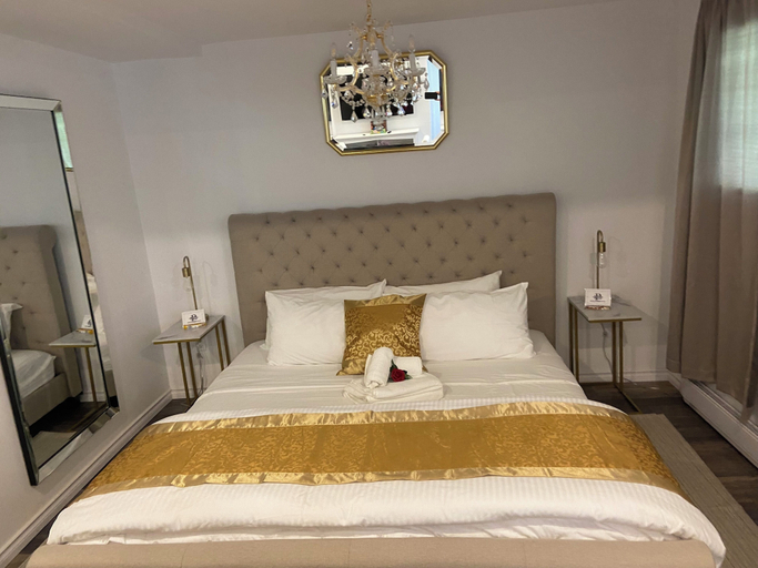 Room 3, Golden Spa Suite, Lambton