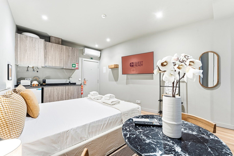 Room 2, Guestready - The Cats Studios, Porto