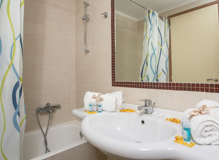 Bathroom 5, TOLO TOLO, Peloponnese