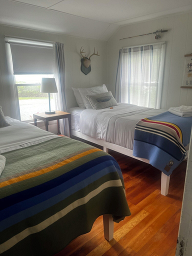 Room 4, Bar Harbor Cottages & Suites, Hancock