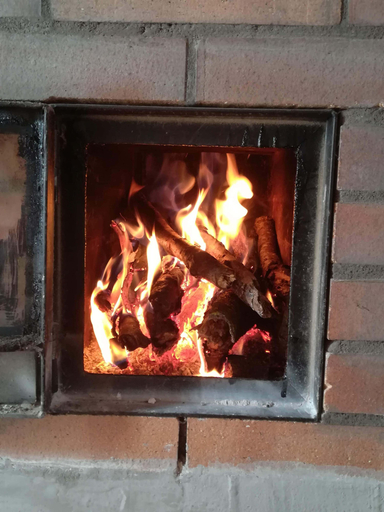 Fireplace, Lo Cel De Tolo, Lleida