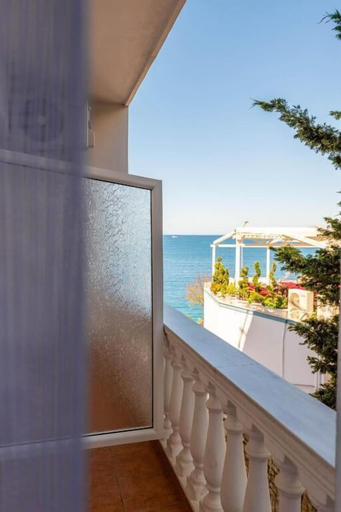 Others 4, Erdano Hotel, Sarandës