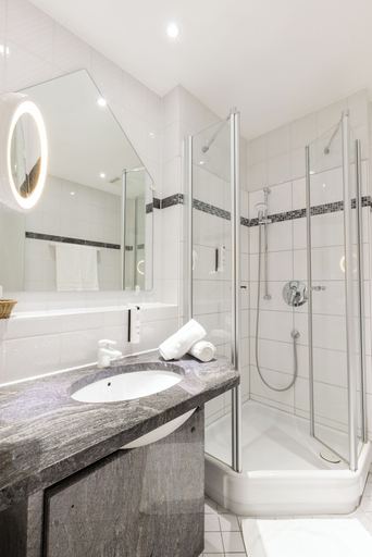 Bathroom 5, Eventlocation & Hotel Schloss Neuburg, Neckar-Odenwald-Kreis