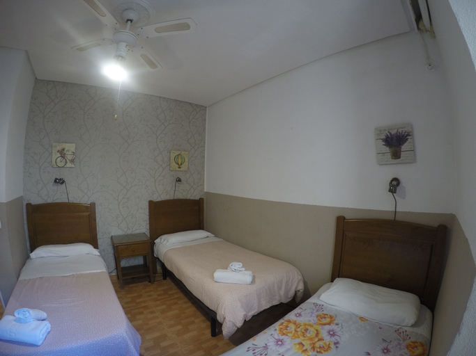 Bedroom 5, Hostal MYD Los Perales, Madrid