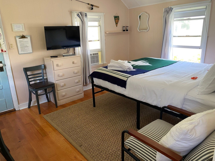 Room 3, Bar Harbor Cottages & Suites, Hancock
