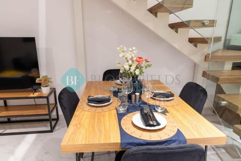 Dining 4, Bloomfields Stylish 2BR in Oasis Mas, Abu Dhabi City