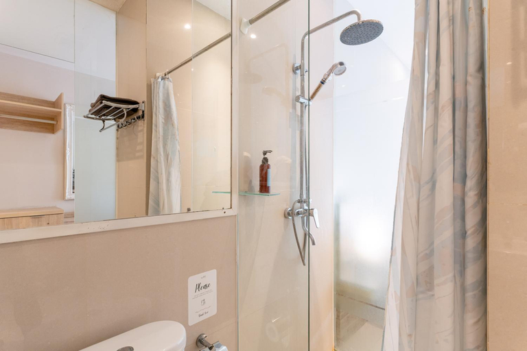 Bathroom 5, Bali Bustle Pararaton Coliving and Coworking Space, Badung