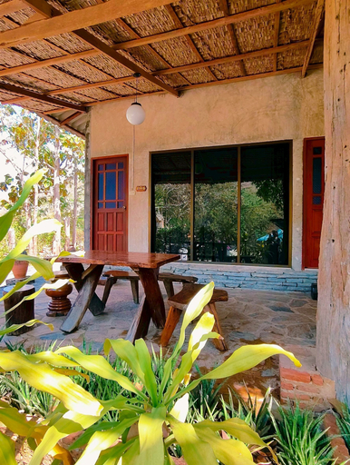 Outdoor dining 2, Phakphing Erawan Homestay, Si Sawat
