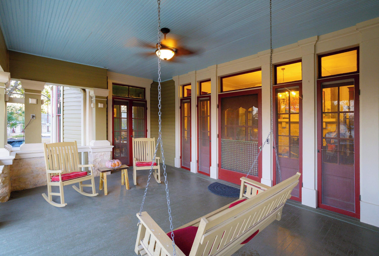 Terrace/patio 2, 1906 Haus Stay for 13 With Pool-hot Tub, Kendall