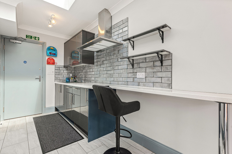 Private kitchen 3, Imperial Inn Apartments, London