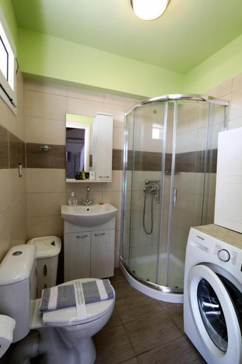 Bathroom 5, Aris studios, Crete