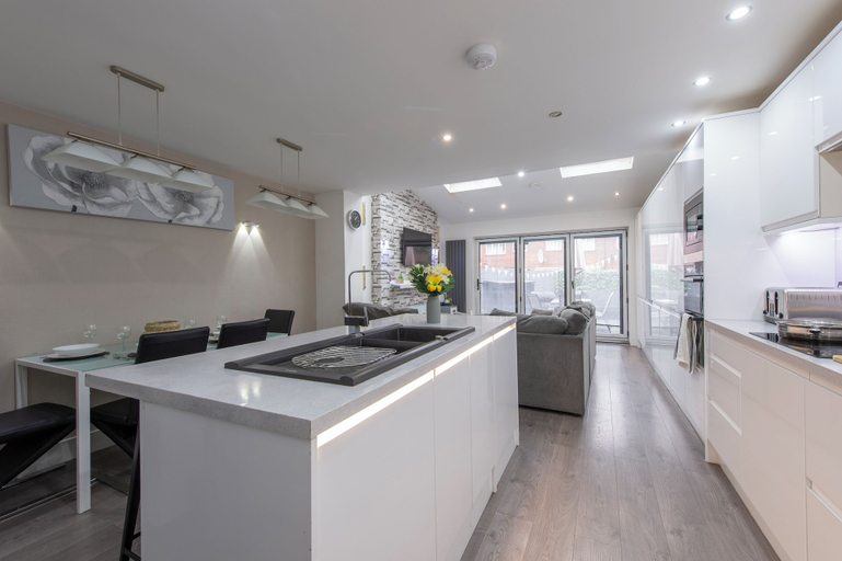 Private kitchen 2, 44 Radnor Road, London