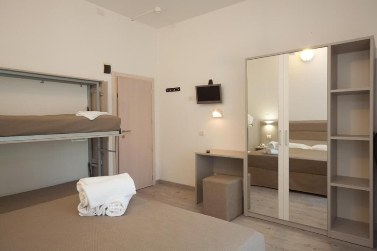 Bedroom 3, Hotel Lux, Pesaro E Urbino