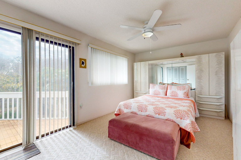 Room 3, NSB Blue Seahorse Haven, Volusia