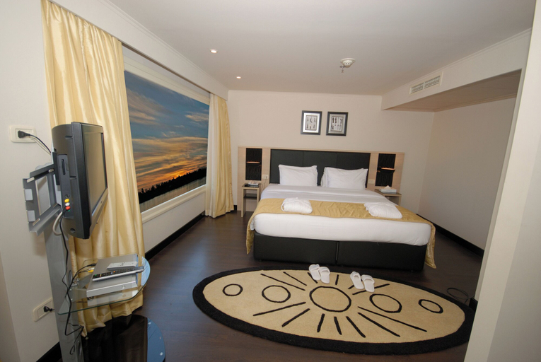 Room 5, HS Moondance from Luxor( Sat-Wed),or Aswan (Wed-Sat), Luxor