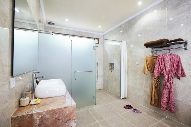 Bathroom 4, Villa Chambertin, Badung