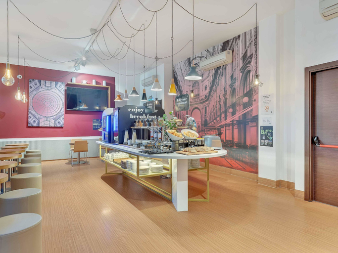 Food & Drinks 5, B&B Hotel Milano Sant'Ambrogio, Milano