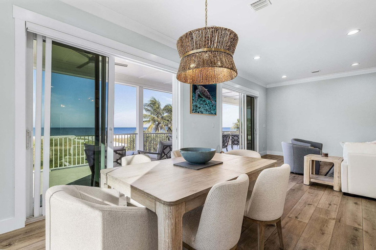 Dining 5, 5960 Sunset Beach: 4br Beachfront Home W/ Pool! 4 Bedroom Home, Lee