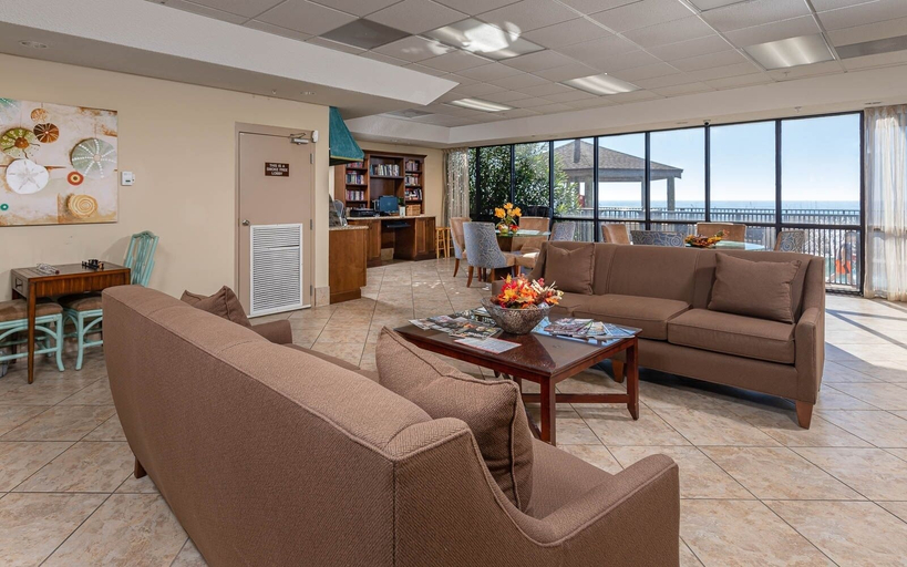 Living area 4, Phoenix X 609 3 Bedroom Condo, Escambia