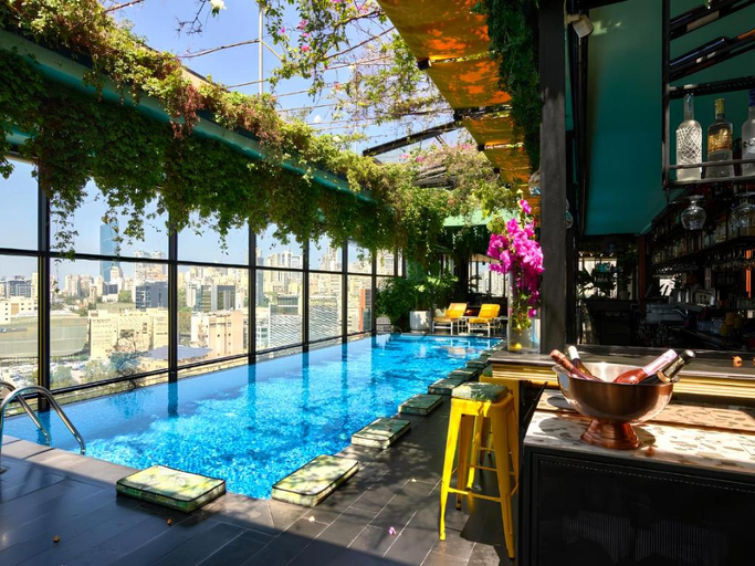 Sport & Beauty 2, The Smallville Hotel, Beirut