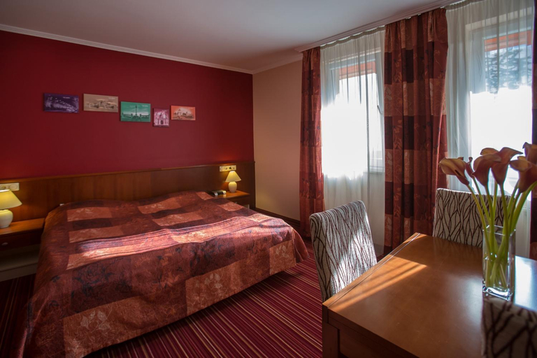Bedroom 2, City Hotel Budapest, Budapesti