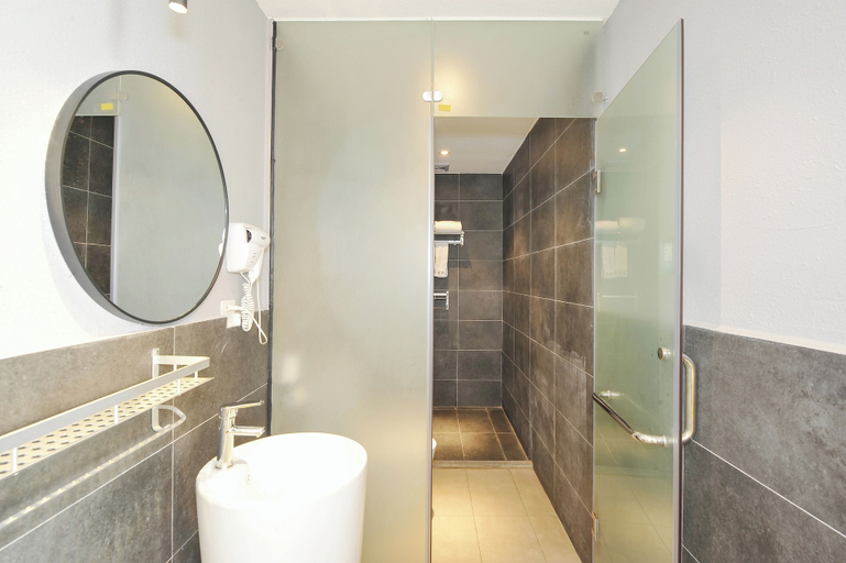 Bathroom 5, Morning Sun Hotel, Guilin