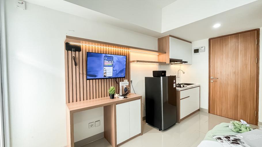 Others 5, Homey and Minimalist Studio at Apartment Cisauk Point By Travelio, Tangerang