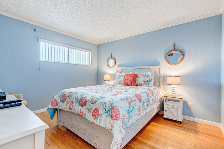 Room 2, Van Lee 1003 - Oceanview Beach Condo, Volusia