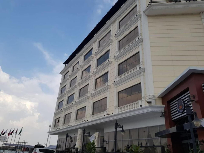 Exterior & Views 2, S-Twin Hotel