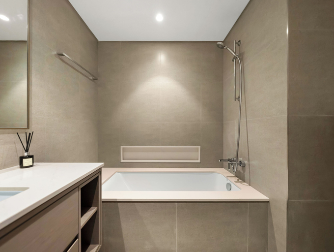 Bathroom 5, Skyline Seascape I Persian Gulf Views, Dubai