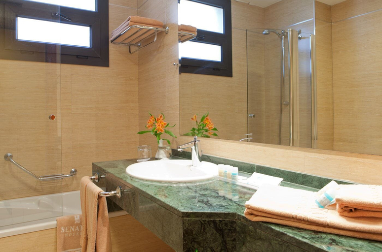 Bathroom 4, SENATOR GRANADA SPA HOTEL, Granada