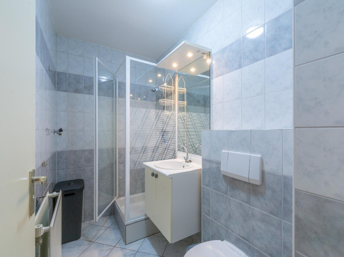 Bathroom 3, Strandslag 193 charming apartment for 4-person, Den Helder