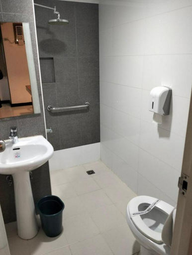 Bathroom 5, Hotel Sogo Banawe Ave, Quezon City