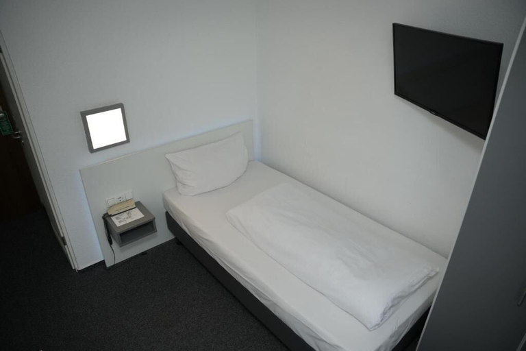 Bedroom 2, Weber Residenz, Mannheim