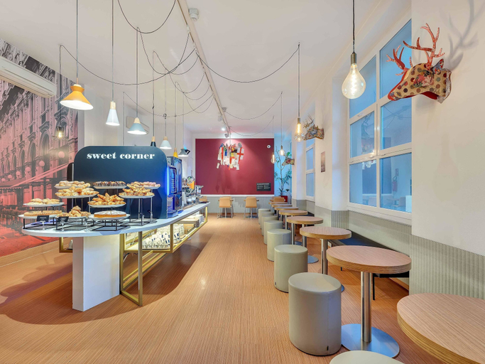 Food & Drinks 5, B&B Hotel Milano Sant'Ambrogio, Milano
