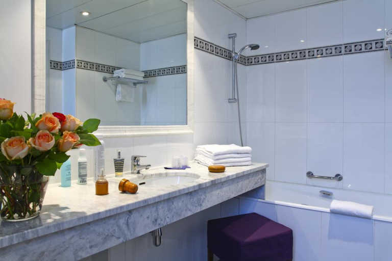 Bathroom 4, Hotel De La Jatte, Hauts-de-Seine