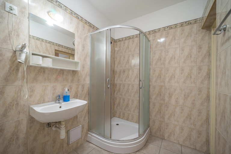 Bathroom 4, Silver Hotel Budapest City Center, Budapesti