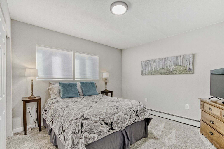 Room 2, Black Hawk Getaway W/ Hot Tub 3 Bedroom Cabin, Gilpin