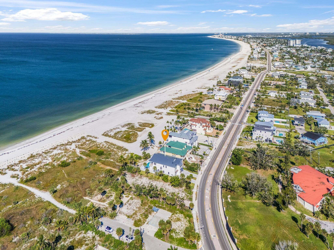 Beach 3, 5960 Sunset Beach: 4br Beachfront Home W/ Pool! 4 Bedroom Home, Lee