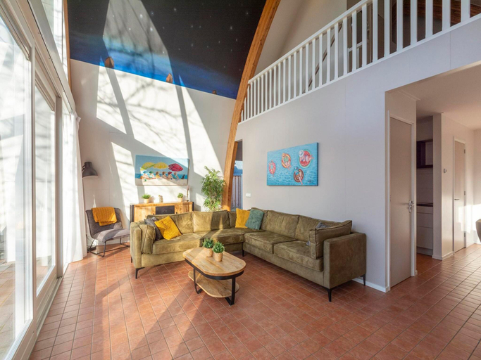 3, Coastal Villa With Jacuzzi, Zijpe