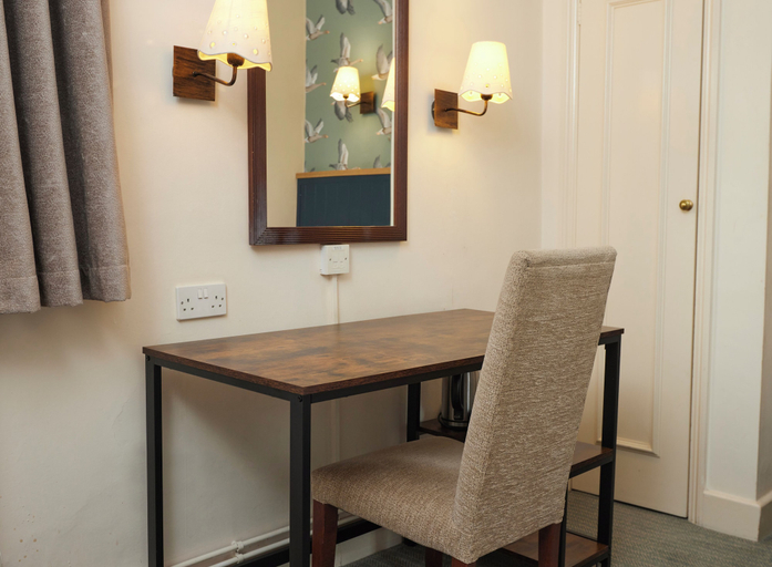Room 3, The Bull Hotel Long Melford by Greene King Inns, Suffolk