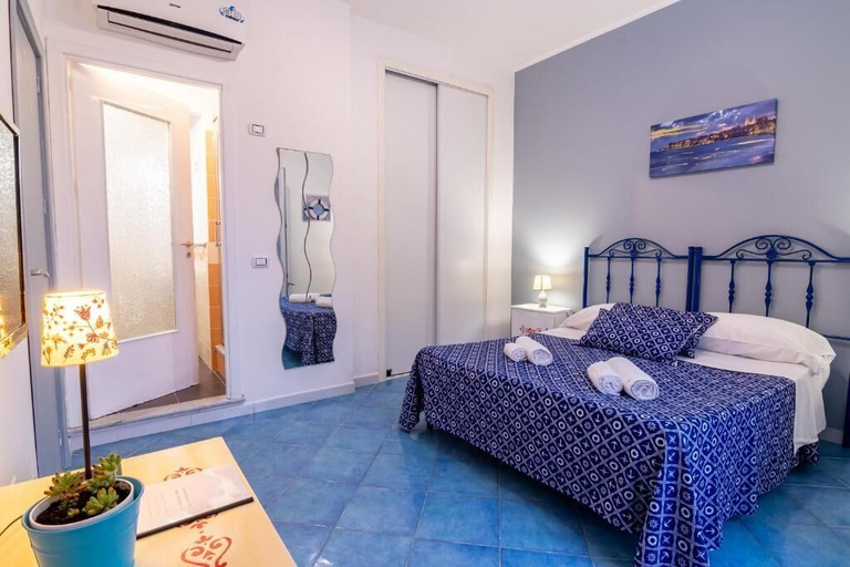Bedroom 5, aria di mare rooms, Palermo