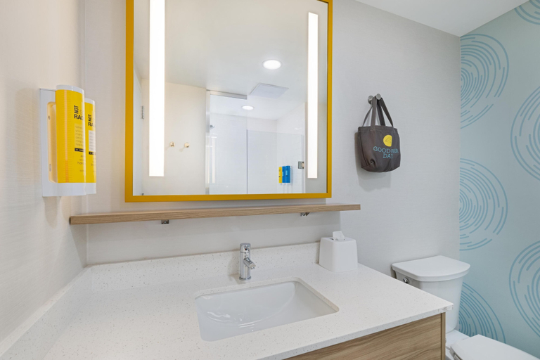 Bathroom 4, Tru By Hilton Miramar, Broward