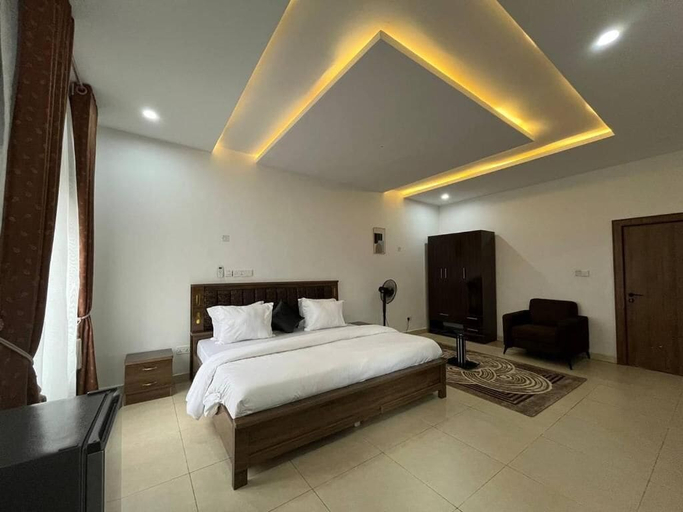 Room 4, Ornate Apartments, Obio/Akp