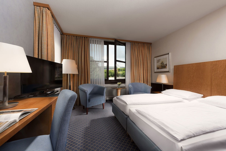 Bedroom 3, Maritim Hotel am Schlossgarten Fulda, Fulda