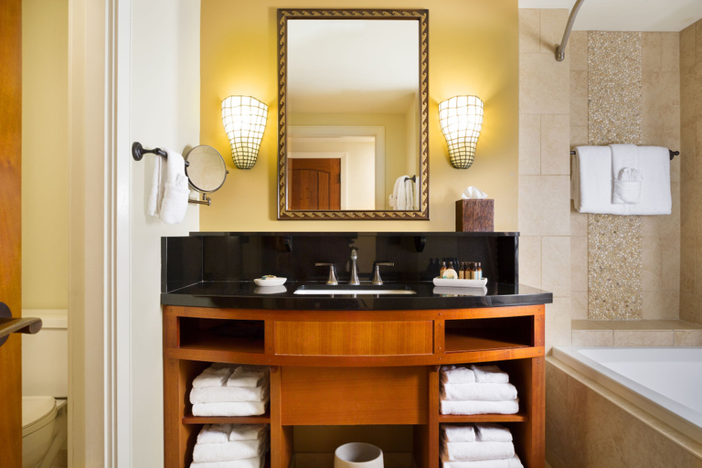 Bathroom, Aulani, A Disney Resort & Spa, Honolulu