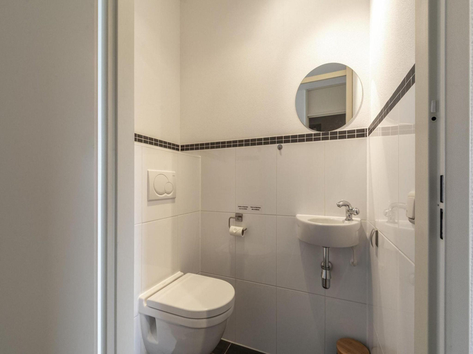 Bathroom 3, Apartment in Groote Keeten near the Beach, Zijpe